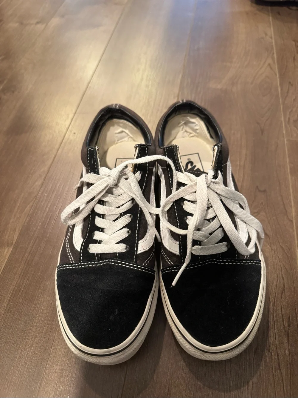 Vans old school shoes Black and White Low-Top Skate Sneakers